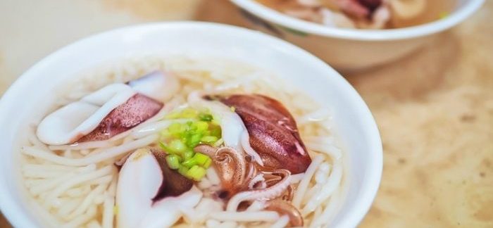 新美街周邊隱藏美食推薦：在地人私藏小吃大公開